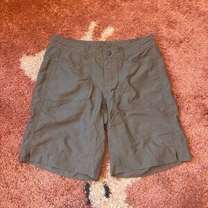 THE NORTH FACE Never Stop Shorts Womens Size 4 Gray Outdoor Hiking Pockets Zip